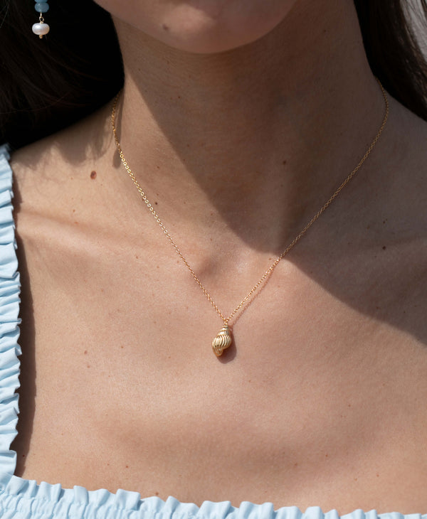 SHELL Gold Necklace